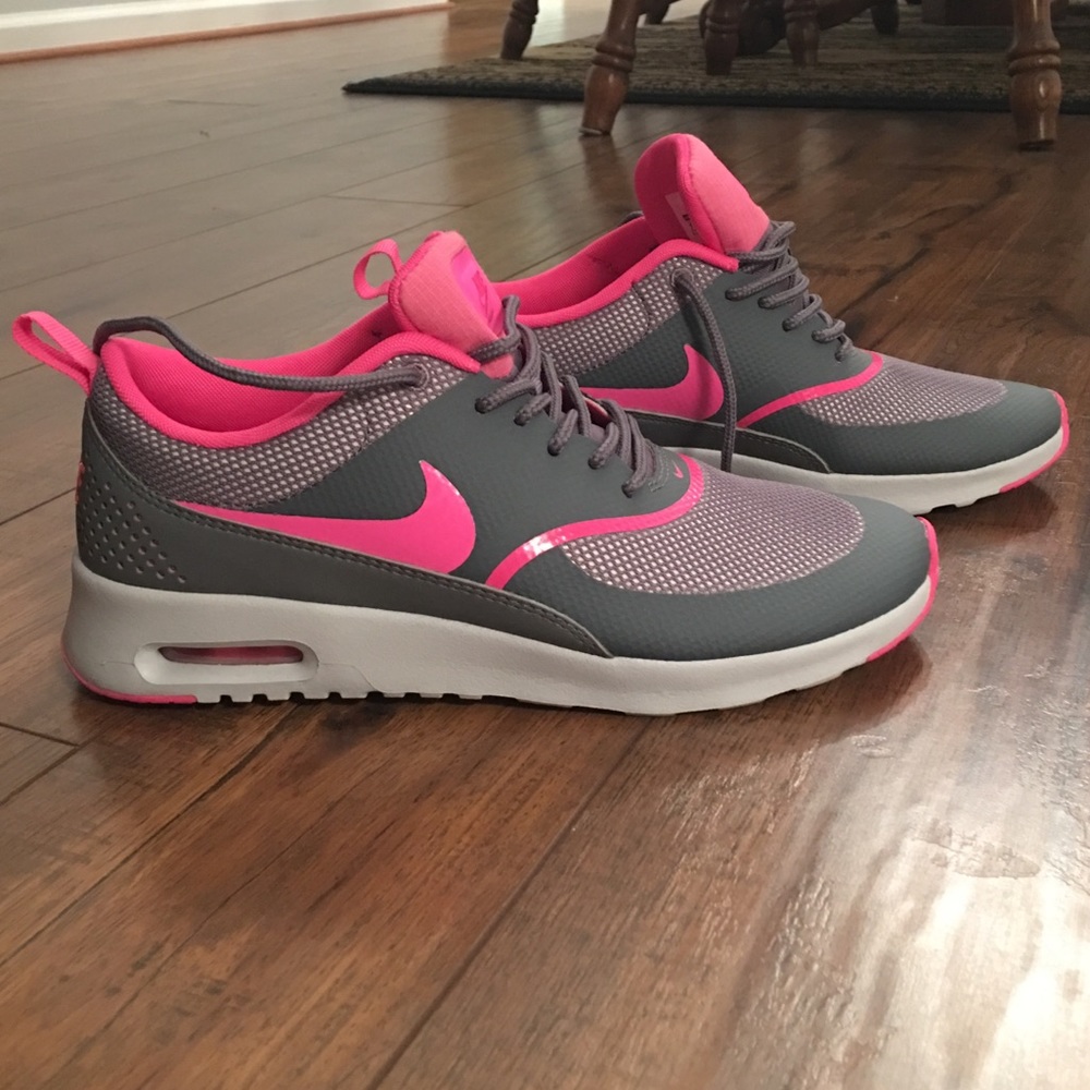 Women’s Nike Tennis Shoes